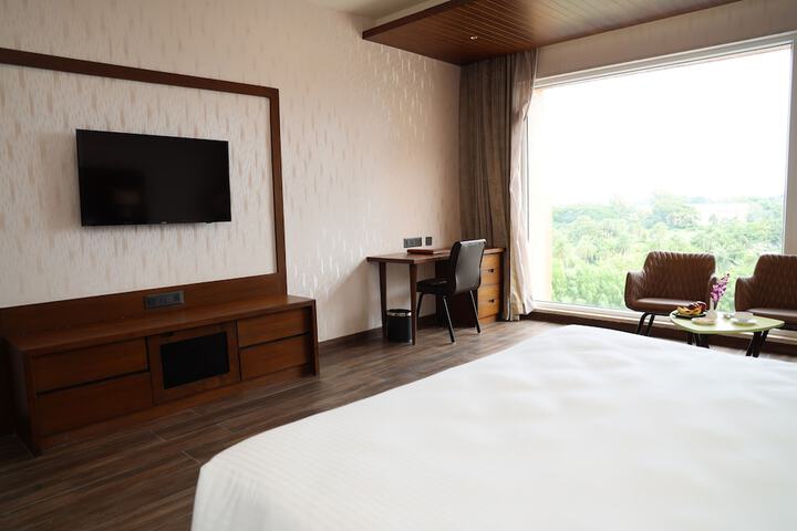 Room 13 of 118