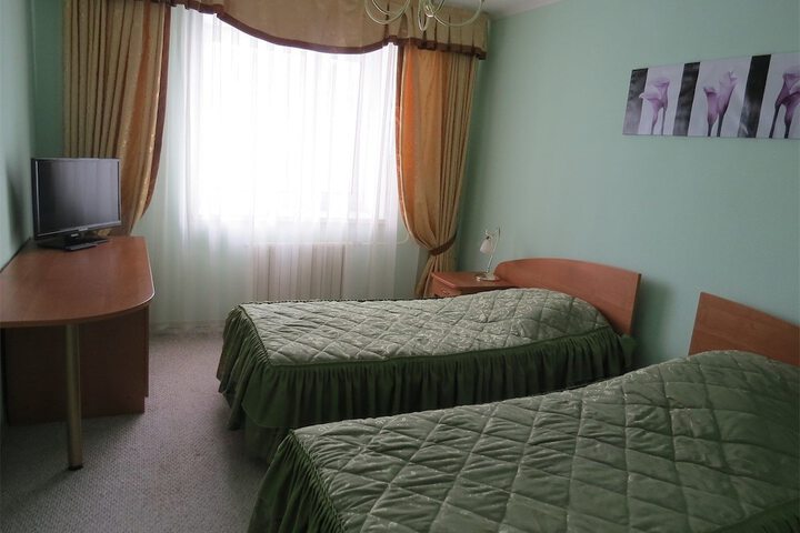 Room 2 of 38