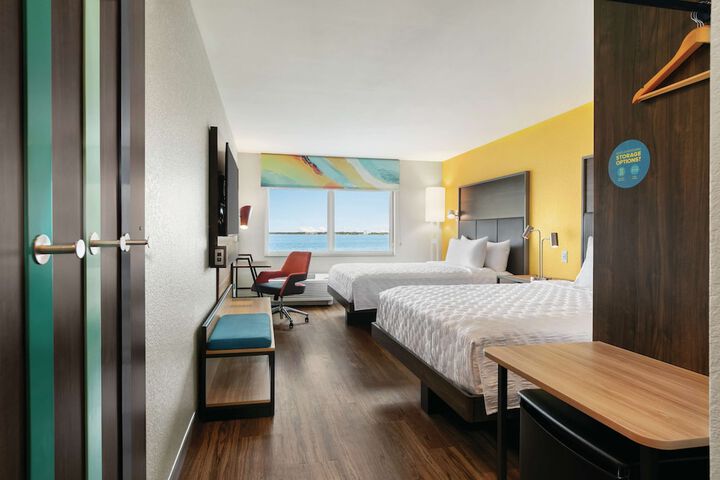 2 Queen Beds (11 of 11)