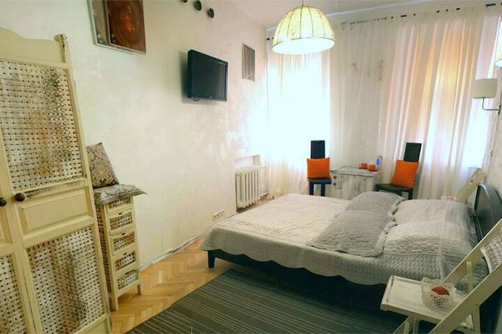Room 3 of 62