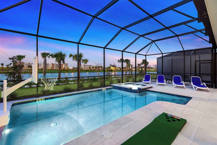 Private pool