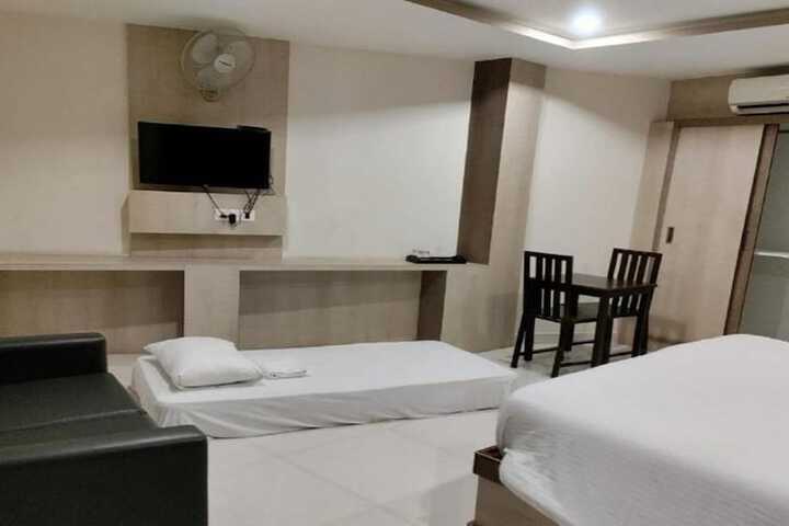 Room 5 of 39