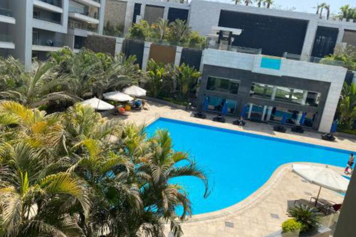 Luxury 3BR Pool View Near Airport!