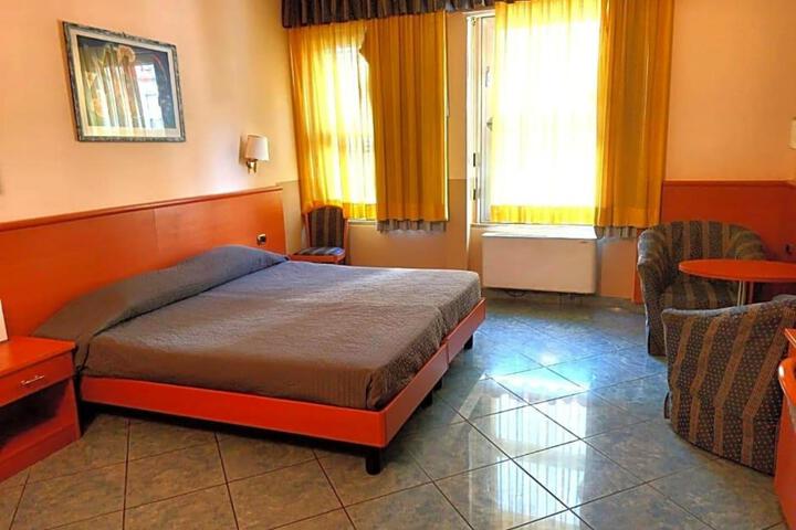 Room 2 of 15