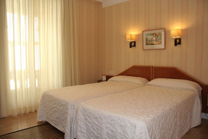 Room 8 of 32