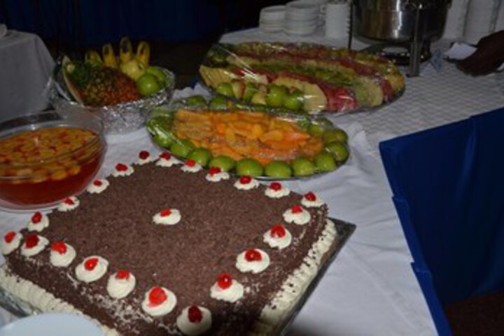 Dining 4 of 21