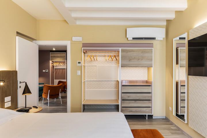 Room 11 of 47