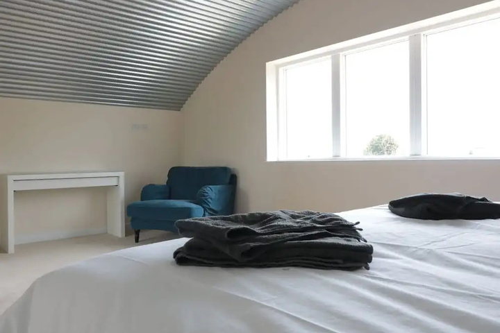 Room 4 of 10