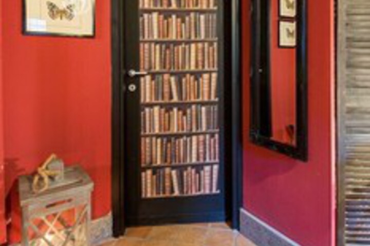 Room 28 of 28