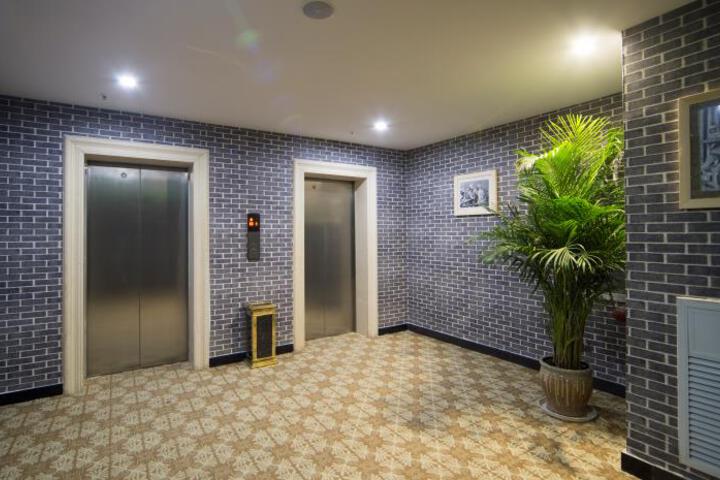 Hotel Interior 22 of 32
