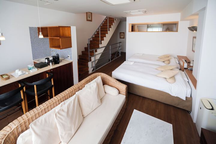 Room 3 of 25