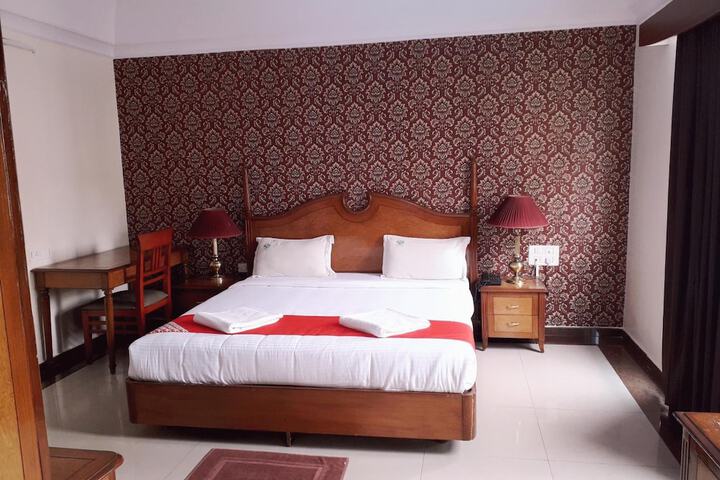Room 28 of 69