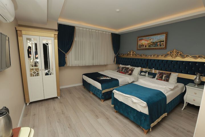Room 35 of 74