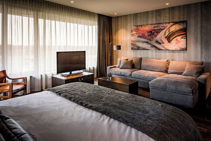 Room 27 of 68
