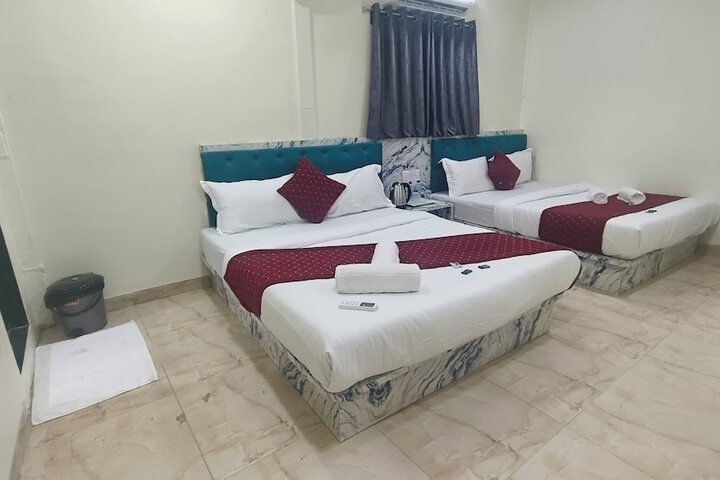 Room 9 of 76