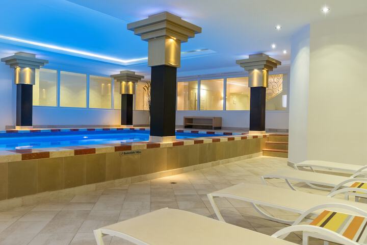 Pool 30 of 103
