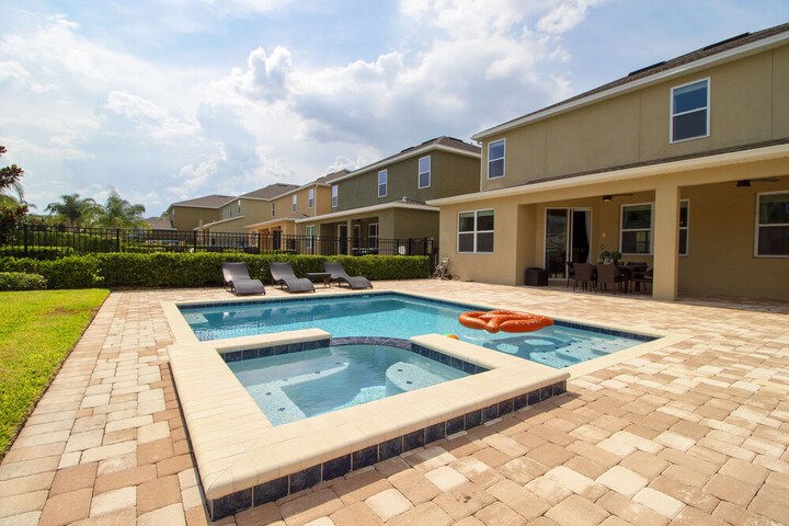 Pool 46 of 52