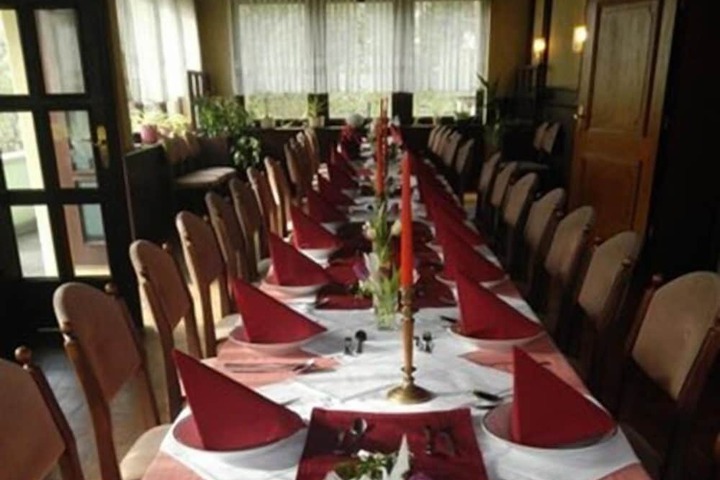 Dining 16 of 26