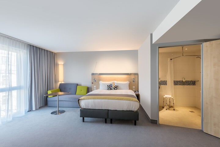 Room 10 of 39