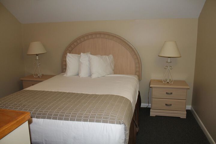 Room 4 of 15