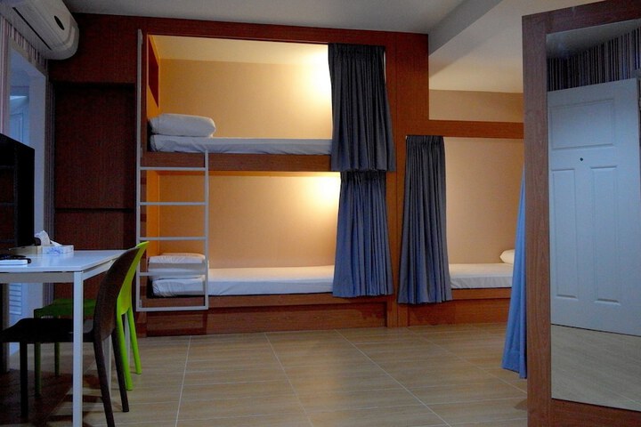 Room 16 of 110