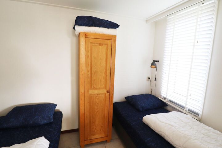 Room 3 of 154