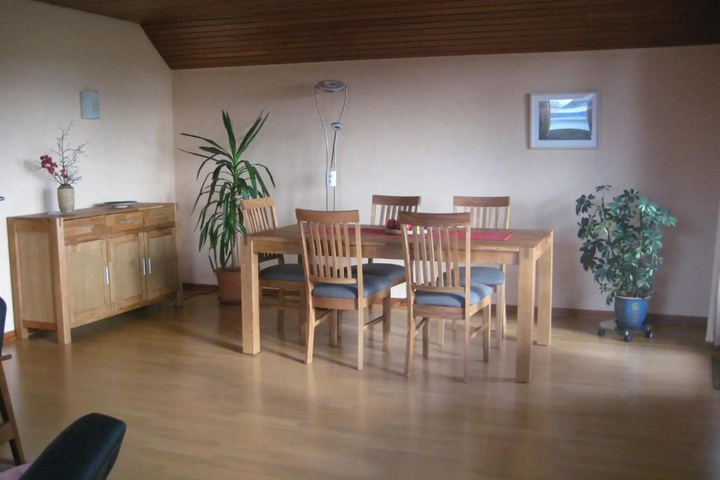 Room 8 of 13