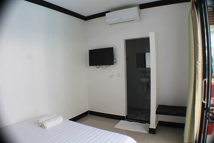 Room 14 of 36