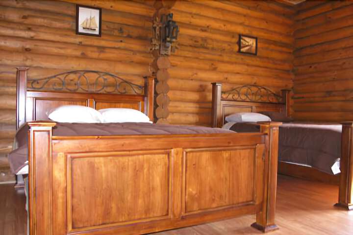 Room 3 of 53