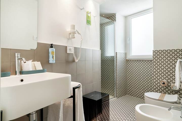 Room 47 of 75