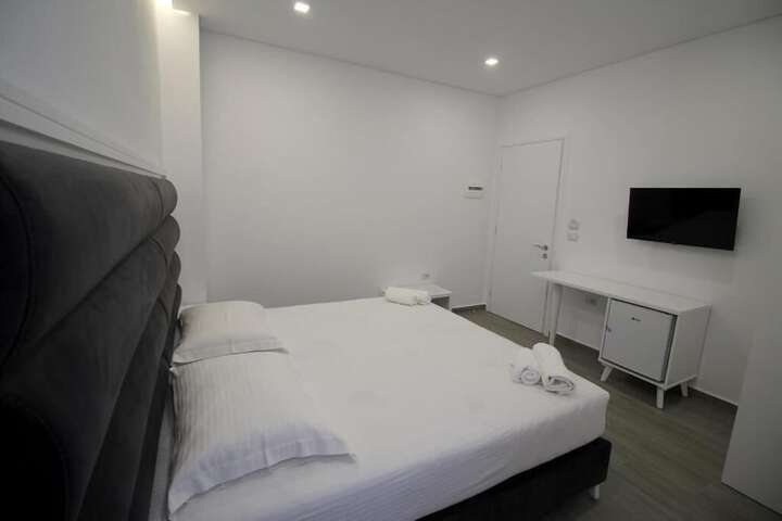 Room 6 of 21