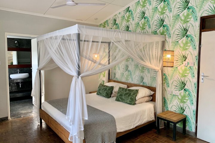 Room 4 of 15