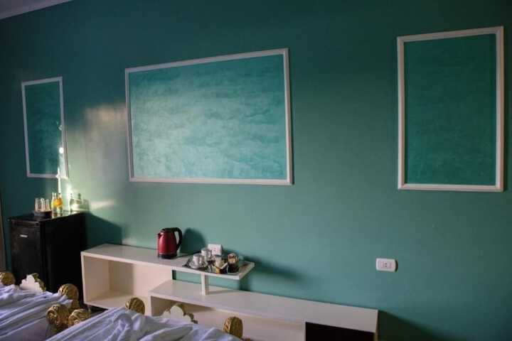 Room 3 of 44