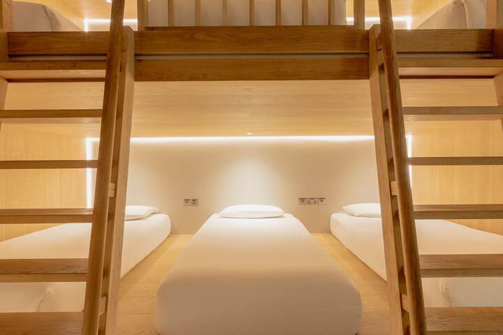 Room 12 of 49