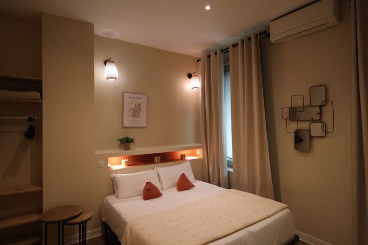 Room 89 of 128