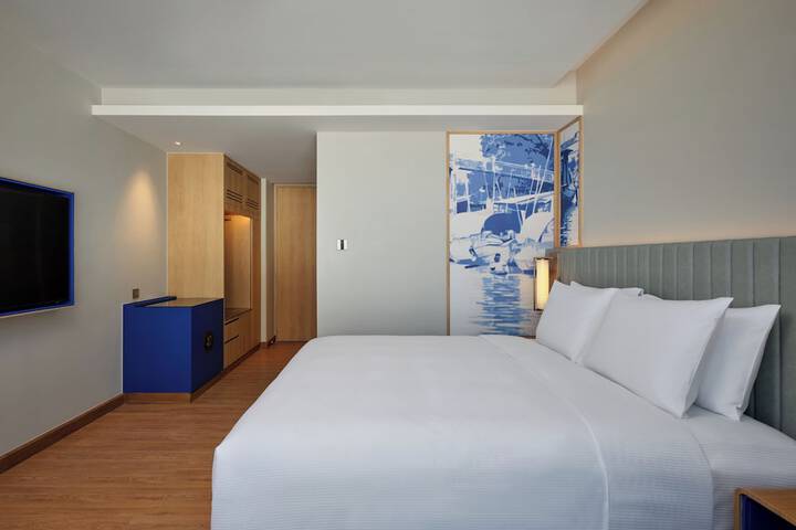 Room 8 of 45