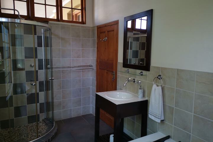 Room 10 of 16