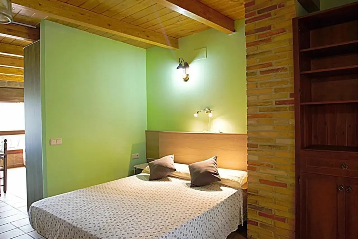 Room 5 of 14