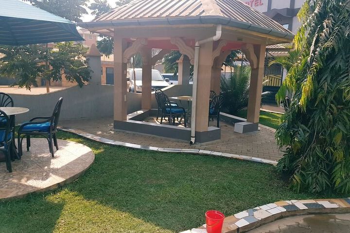 Hotel Exterior 48 of 51