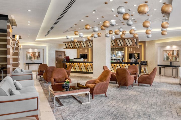 Lounge 160 of 180