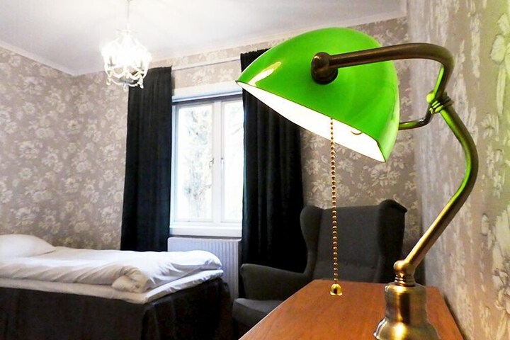 Room 9 of 38