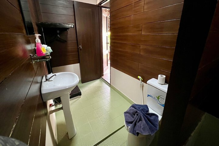 Room 37 of 37