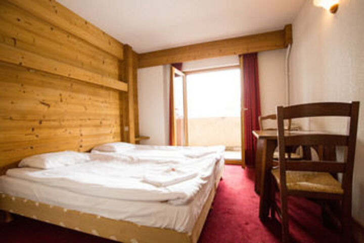 Room 17 of 32