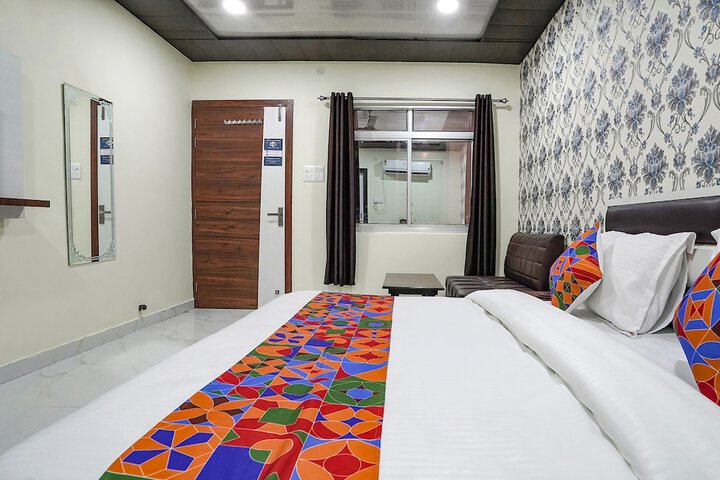 Room 18 of 28