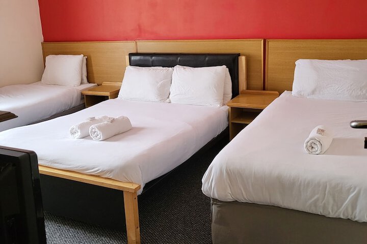 Room 83 of 109