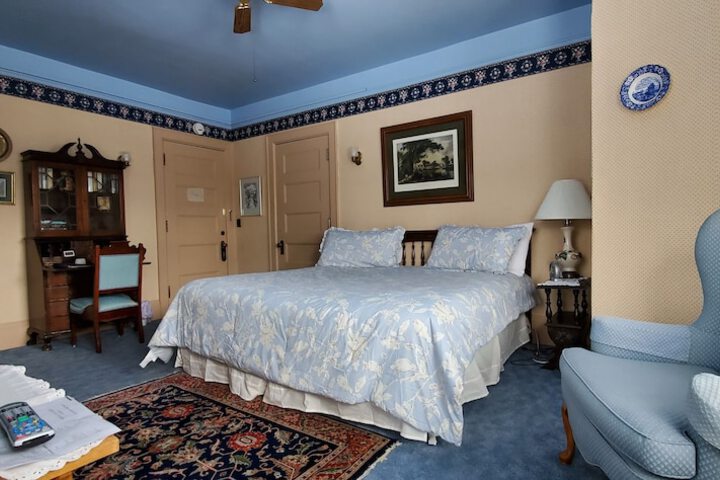 Room 34 of 80