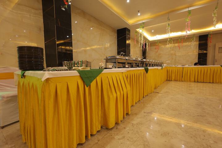 Ballroom/Hall 45 of 52
