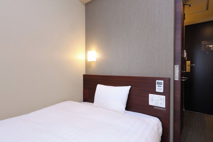 Room 10 of 126