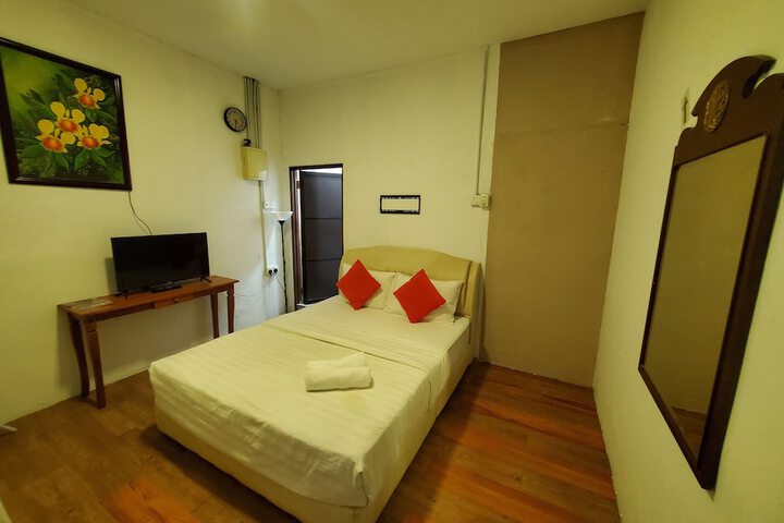 Room 5 of 31