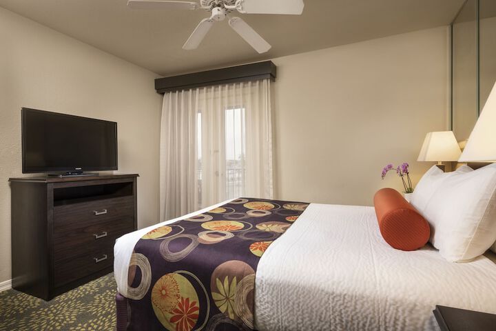 Room 7 of 70